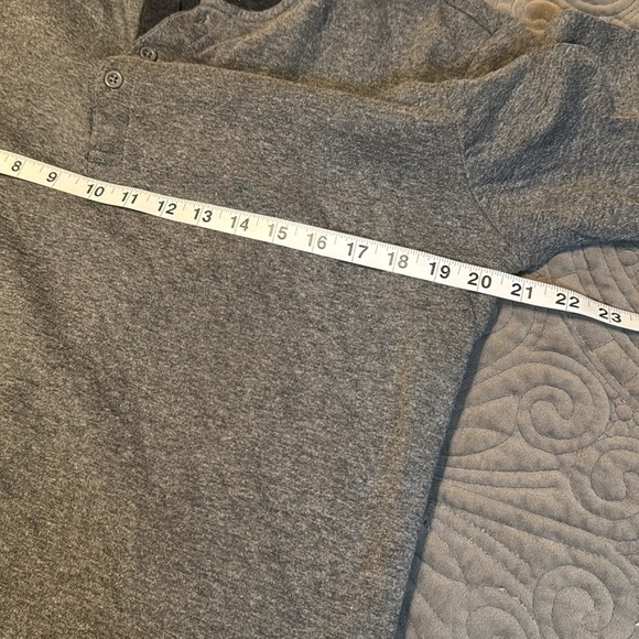 FIVE FOUR Henley. Size Large - Picture 9 of 10